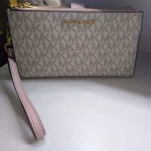 Authentic Michael Kors Adele logo smart phone wallet